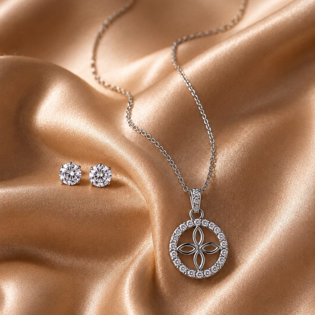 Delicate Minimal Chain Pendant Set